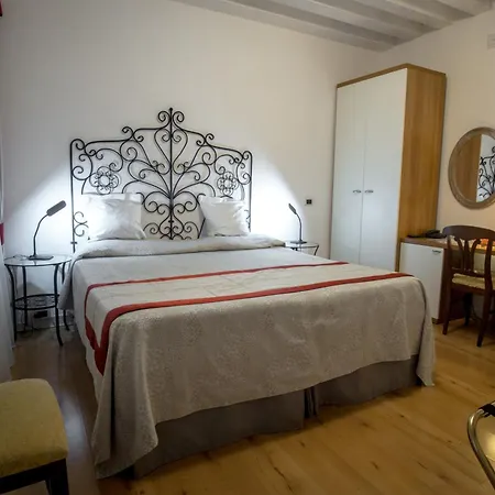 Hotel Antigo Trovatore Venise
