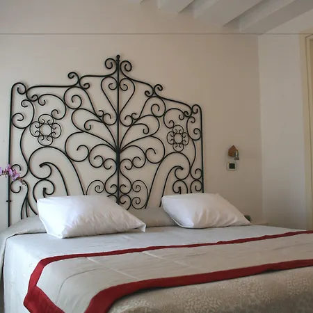 Hotel Antigo Trovatore 3*