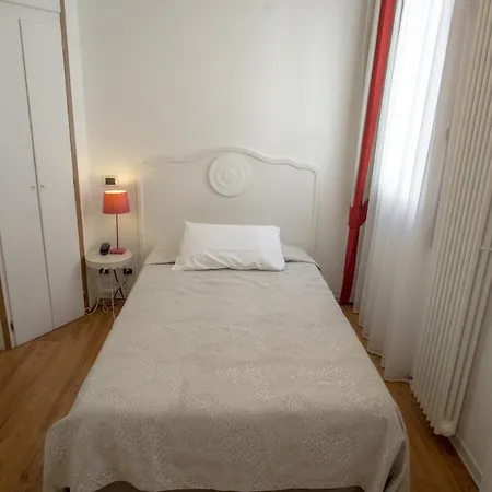 Otel Antigo Trovatore