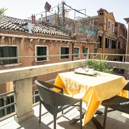 Antigo Trovatore Otel