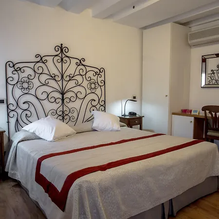 Antigo Trovatore Otel 3*