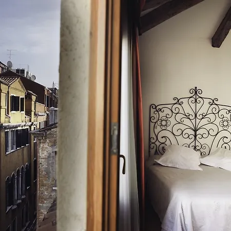 Otel Antigo Trovatore