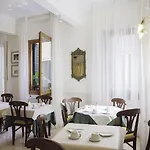 Antigo Trovatore Otel Venedik