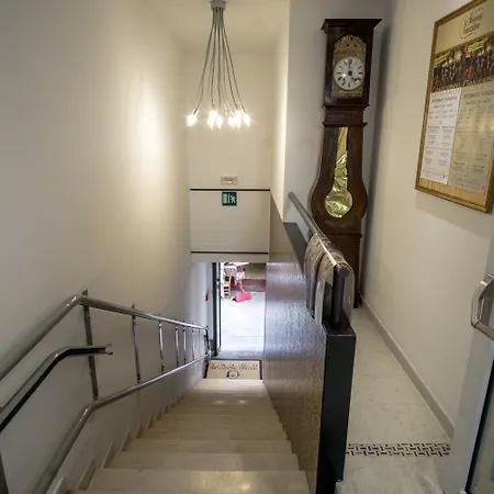 安缇格行吟诗人酒店