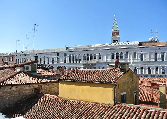 Antigo Trovatore Hotel