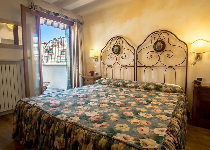Hotel Antigo Trovatore 3*