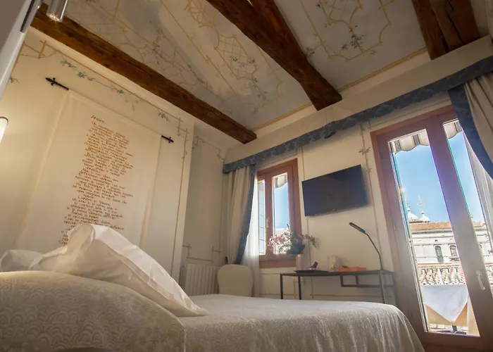 Hotel Antigo Trovatore 3*