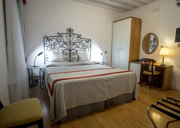 Hotel Antigo Trovatore Venecia