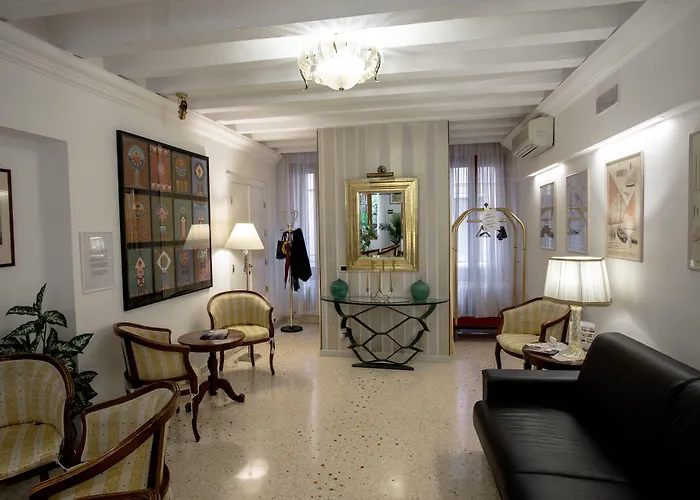 Antigo Trovatore Hotel