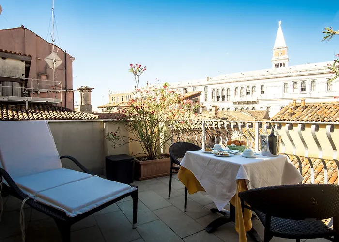 Antigo Trovatore Hotel