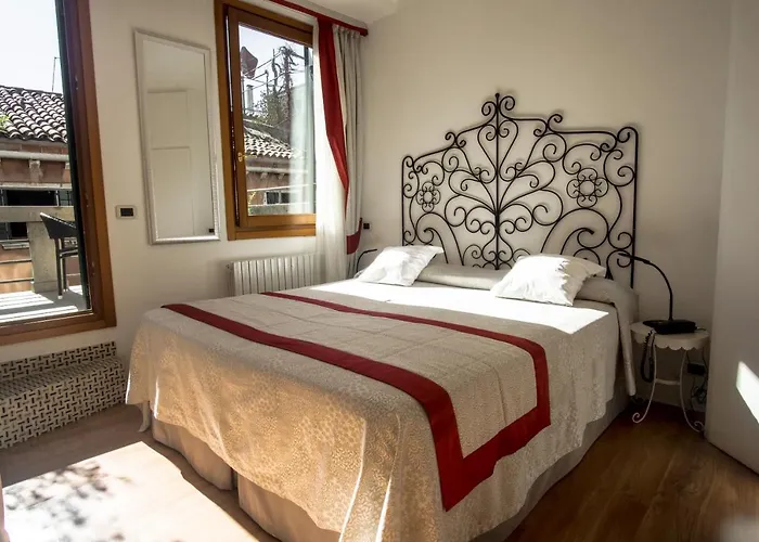 Hotel Antigo Trovatore Venedig